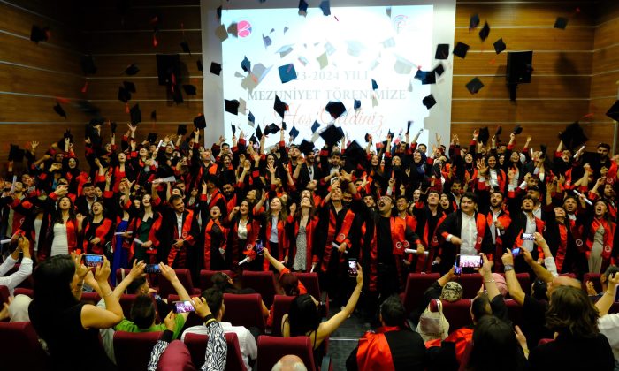 Fakültemizde 2023-2024 Akademik Yılı Mezuniyet Töreni Düzenlendi